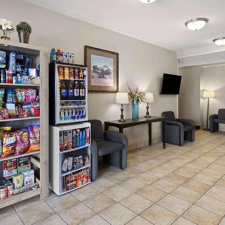 Vantage Inn&Suites Fort Mcmurray Eksteriør bilde
